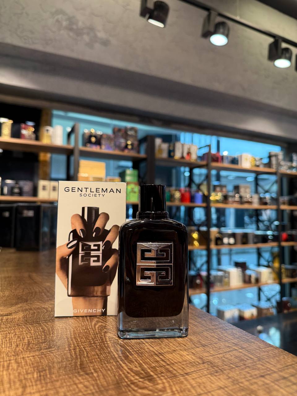 givenchy-gentlemen-society Givenchy Gentleman Society EDP - Görsel 1