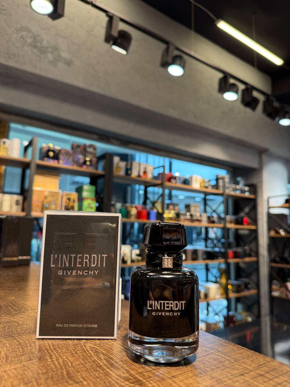 givenchy-linterdit-intense-edp Givenchy L’Interdit Intense EDP - Görsel 1