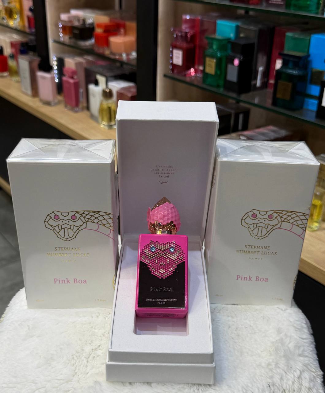 stephane-humport-pink-boa Stephane Humbert Pink Boa - Görsel 1