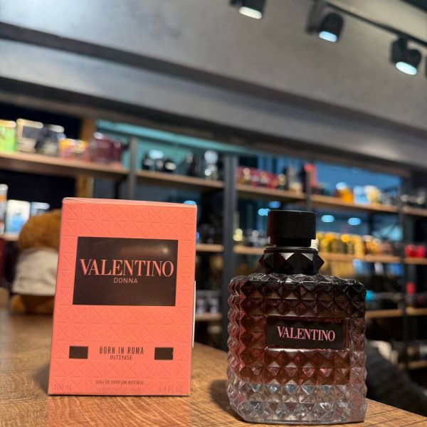 Valentino Donna Born In Roma Intense