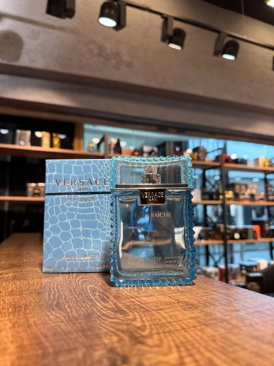 versace-man-ef-fau-fraiche-edt-100ml Versace Man Eau Fraiche EDT 100ML - Görsel 1